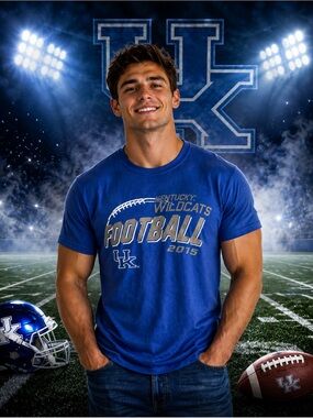 SZ M Vintage Kentucky Wildcats Football 2015 Blue Graphic T-Shirt